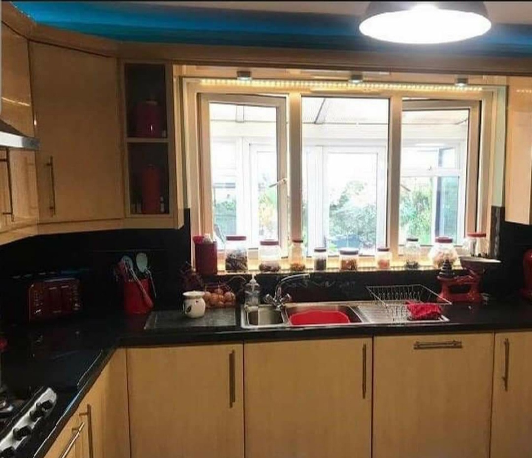 Marcus Edwards Upvc Ltd spray painting services · Photos 2